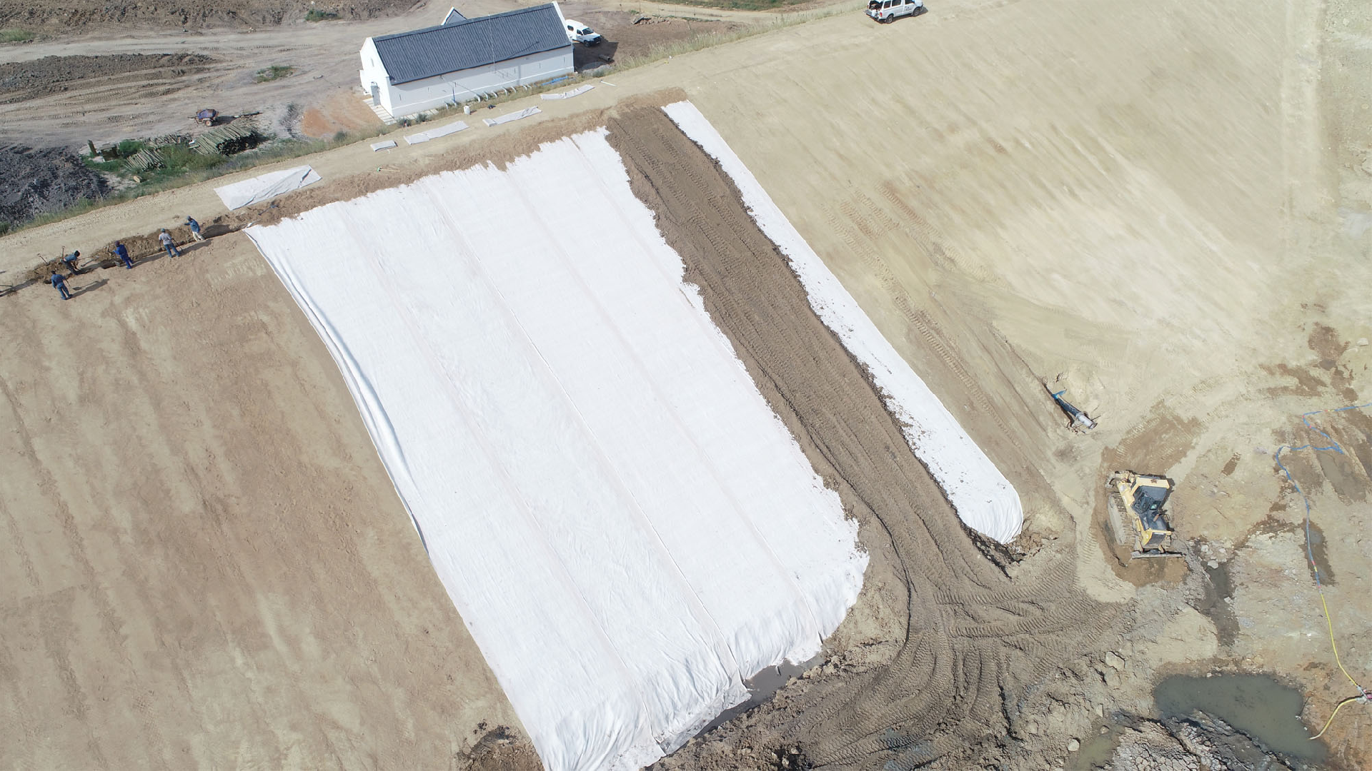 Non-woven geotextile for landfill